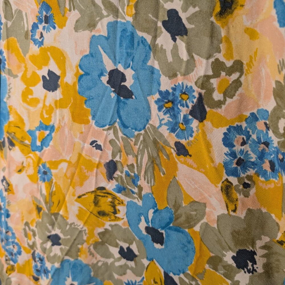 Loft Outlet Flutter Sleeve Double V Neck Floral Shift Dress, Size XSP - Picture 2 of 6